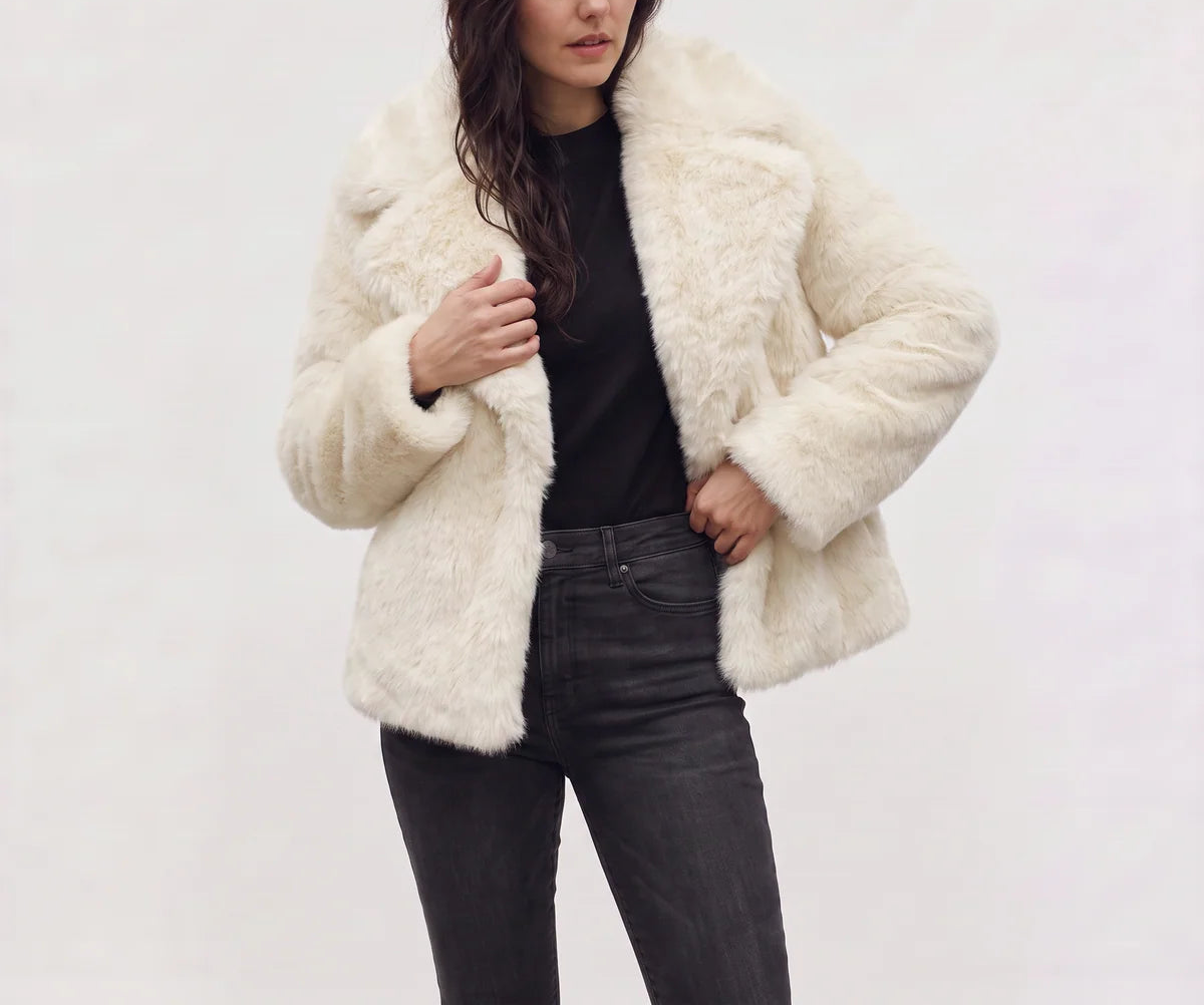 Evelisse | Women's Faux Fur Coat with Oversized Collar