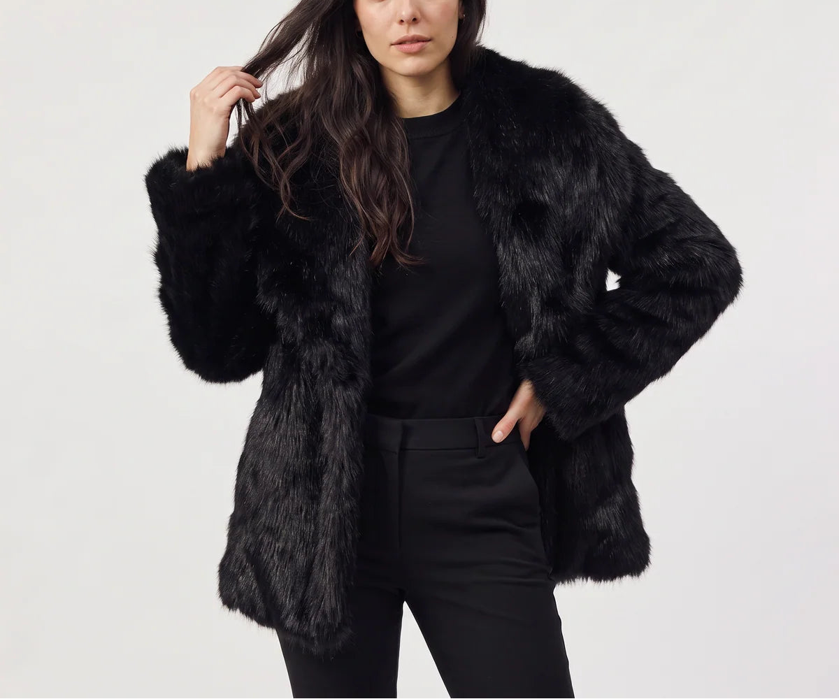 Evelisse | Women's Faux Fur Coat with Oversized Collar